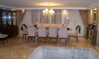 Imagem 3: Apartamento espaçoso em muito bom estado. Com cômodos espaçosos e 2 vagas em localização m