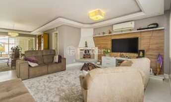 Imagem 2: Linda Ampla Casa, 330 m, 3 quartos, 3 Suítes, 3 Vagas, Lareira, Piscina, Excelente Endereç