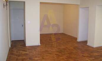 Imagem 4: Apartamento espaçoso com 3 dormitórios e banheiros reformados. Bem localizado no Jardim Pa