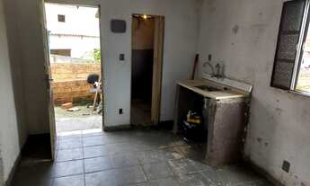 Imagem 2: Alugo casa com 2 comandos grande com área de serviço interna