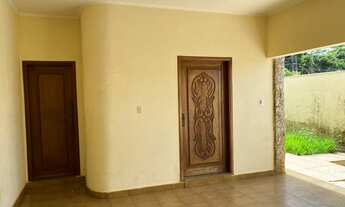 Imagem 4: OURO VERDE - 3 DORM - 1 SUITE - 1 EDICULA FUNDO - TOTAL 4 WC - LOCALIZAÇÃO OTIMA