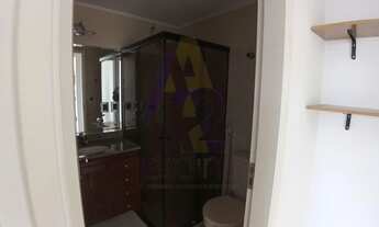 Imagem 6: Apartamento espaçoso de 1 dormitório. Em bom estado, localizado em andar alto com varanda