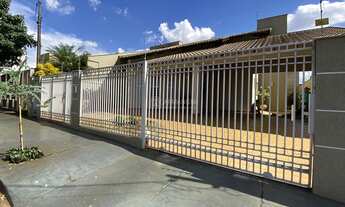 Imagem 2: Casa à venda em área central em Ibiporã - PR