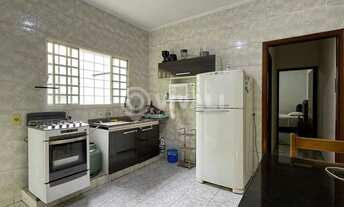 Imagem 4: Casa de rua - / Residencial / Cidade Jardim