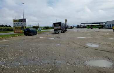 Imagem 3: Área comercial Terreno / lote com aluguel por R$8.100 /mês