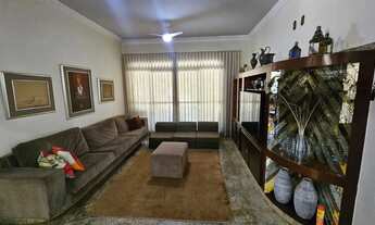 Imagem 7: Sobrado com grande área verde no São Francisco