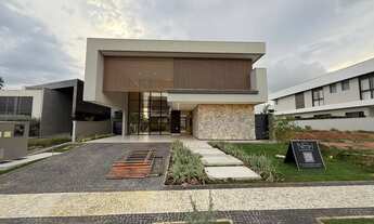 Imagem 2: Casa Alto Padrão com 4 Suítes e Escritório no Alphaville 2 em Palmas