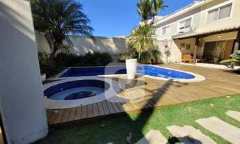 Imagem: Casa de Condomínio à Venda 4 Quartos 250m²