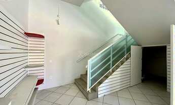 Imagem 4: Galpão estilo prédio comercial completo, com loja, na Vila Nova, para locação