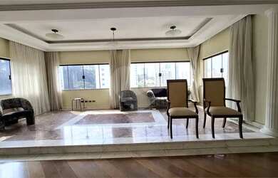 Imagem 2: Casa à venda ou para alugar com 4 quartos, sendo 4 suítes, no condomínio Quinto Andar - 02