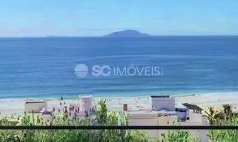 Imagem 7: Casa com elevador em condomínio de luxo