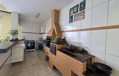 Imagem 2: Casa / Sobrado para Venda em Goiânia, Jardim Ana Lúcia, 4 dormitórios, 2 suítes, 5 banheir