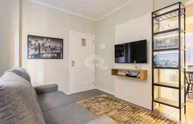 Imagem 3: Apartamento de 2 Dormitórios Reformado e Mobiliado - Próximo ao HPS