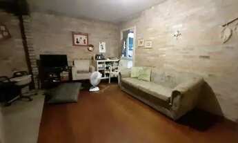 Imagem 4: Casa em Porto Alegre, no bairro Vila Conceição, com 1 dormitório(s), e 1 banheiros, à vend