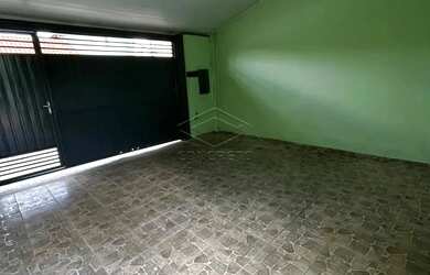 Imagem 7: Casa Ampla com garagem coberta