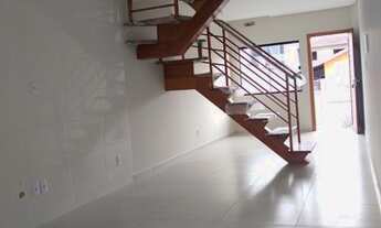 Imagem 2: Sobrado Geminado Pronto para Morar no Bairro Espinheiros