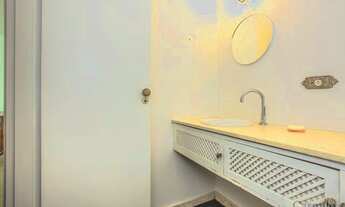 Imagem 6: Incrível! Sala com janelões super iluminada!