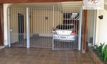 Imagem 3: Espaçosa casa térrea em ótima localização, com 495 m² de terreno, bairro tranquilo, muito