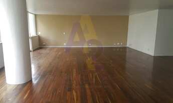 Imagem 4: Apartamento muito espaçoso e confortável. Com 370m² de área útil e 2 vagas de garagem para