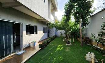 Imagem 2: Sobrado para venda possui 377 metros quadrados com 4 quartos