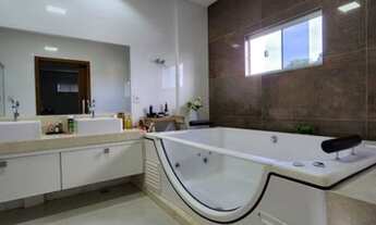 Imagem 3: Sobrado para venda possui 377 metros quadrados com 4 quartos