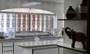 Imagem 2: Casa em São Paulo com 1.000 m² e vista panorâmica para a Serra da Cantareira