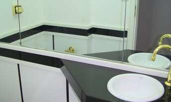 Imagem 6: APARTAMENTO REFORMADO - MOBILIADO E MUITO ESPAÇOSO - CONFORTO COM 2 VAGAS DE GARAGEM EM PR