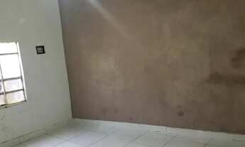 Imagem 2: Casa de fundo com garagem