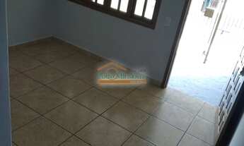 Imagem 2: CASA com 2 dormitórios para alugar com 65m² por R$ 850,00 no bairro São João - CURITIBA