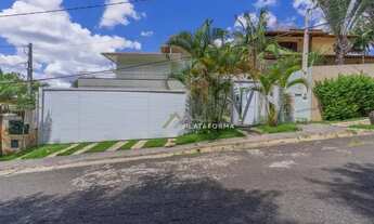 Imagem 2: Casa próximo ao Colégio Porto Seguro, com 5 dormitórios à venda, 371 m² por R$ 1.500.000