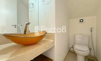 Imagem 4: Sobrado Recanto do Lago com Piscina Aquecida e Duas Suítes Terreas - Conforto e Sofisticaç