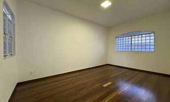 Imagem 3: Linda Casa a venda no Bairro Santa Mônica com piscina