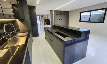 Imagem 4: Sobrado para venda com 246 metros quadrados com 4 quartos