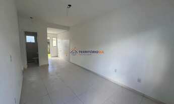 Imagem 4: Casa com 2 dormitórios, banheiro social e pátio