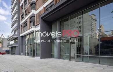 Imagem: Loja com pé direito alto no Jardins 1328m²