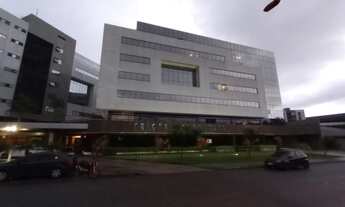 Imagem 2: Aluga-se sala comercial no Cristal Corporate por R$ 1.800,00 com condomínio e IPTU incluso