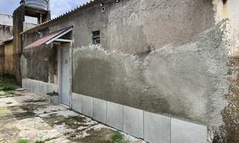 Imagem 3: Alugo casa com 1 quarto de fundos 17 Oeste