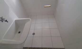 Imagem 2: Apto 02 dormitórios , 01 vaga. Centro. Barueri. SP. Armários na cozinha!!!