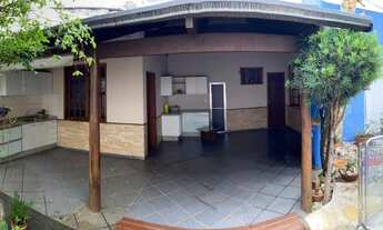 Imagem 3: Vendo Sobrado Comercial no Setor Oeste com Lazer e Suítes!