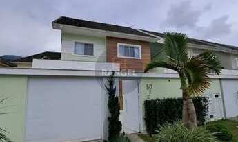 Imagem 2: Excelente casa com armarios planejados, piscina e churrasqueira em Vargem Pequena/RJ