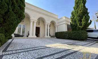 Imagem 7: Térrea, Neoclássica no Veduta Verde com piscina e fantástica adega