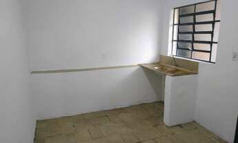 Imagem 2: Aluga-se casa de 2 cômodos + banheiro + área de serviço