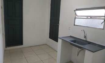 Imagem: Aluga-se Casa 3 Cômodos, Quintal e Garagem