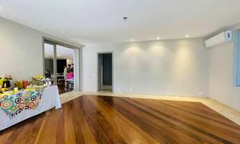 Imagem 6: Luxuosa Casa para aluguel com 800m², 5 suítes, piscina e 4 vagas - Jardim Europa - Penápol