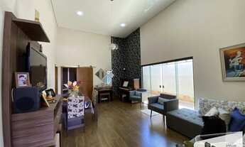 Imagem 2: Casa no Condomínio Alta Vista com 3 Quartos, 4 Vagas e 165m²