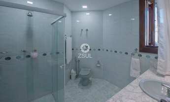 Imagem 4: Casa de condomínio para venda tem 690 metros quadrados com 5 quartos