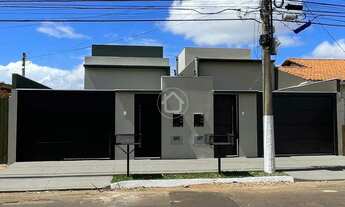 Imagem: CASA COM 02 QUARTOS E 01 SUITE