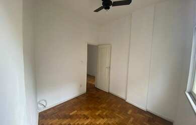 Imagem 4: QUARTO E SALA EM FRENTE AO METRÔ-COPACABANA