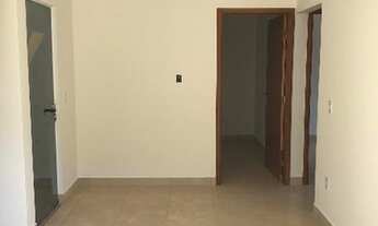 Imagem 3: Condomínio de primeira em rua principal