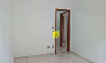 Imagem 7: Apartamento de fundos claro e silencioso, 2 quartos com área separada na avenida principal